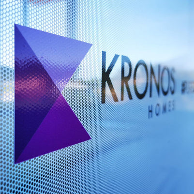 Vinilo microperforado personalizado para ventanas o vehículos