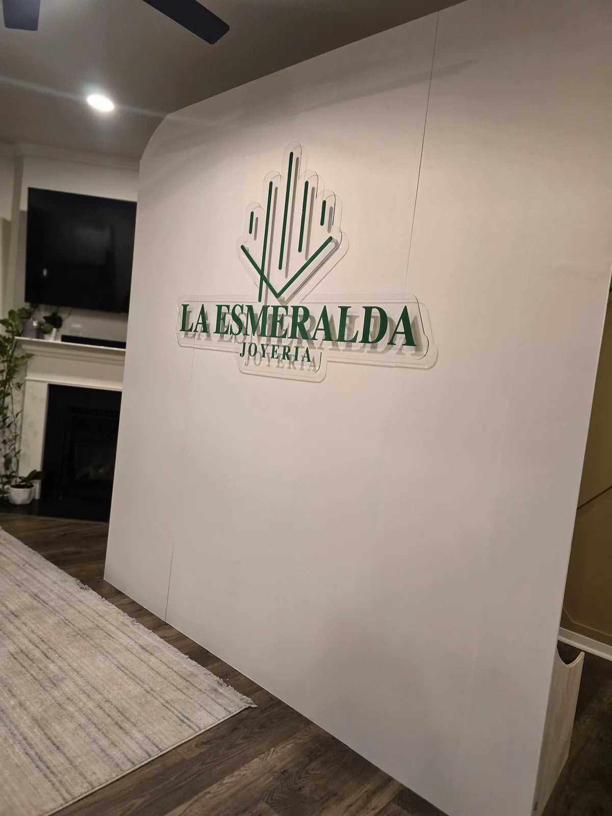 Dimensional business sign